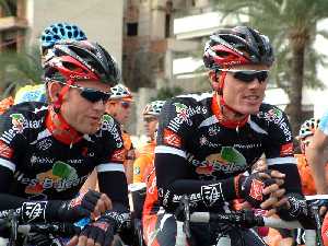 Luis Len Snchez y Jos Joaqun Rojas antes de la disputa de una etapa de Challenge de Mallorca 2007 en su debut con el equipo Caisse D'Epargne