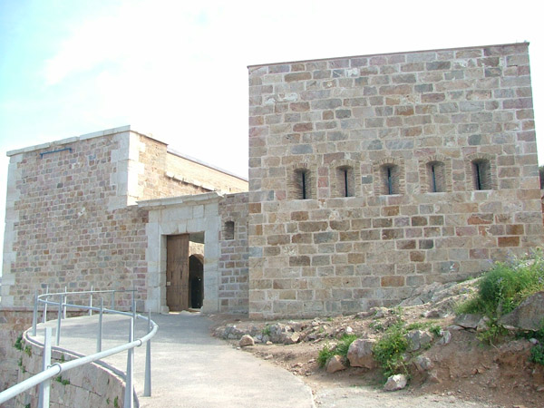 Exterior del Fuerte de Navidad. J.M.