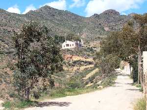 Viviendas a los pies de la Sierra de la Moreras