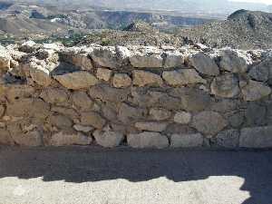 Detalle de un muro del Castillo de Los Fajardo