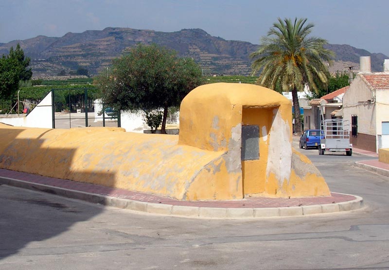 Aljibe en la Calle Mayor[Caadas de San Pedro]. 