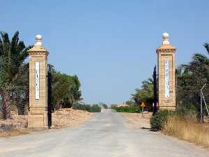 Acceso a la Finca Borrambla