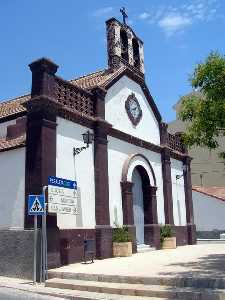 Vista lateral de la fachada de la Iglesia