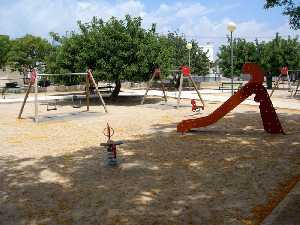 Parque infantil junto al colegio