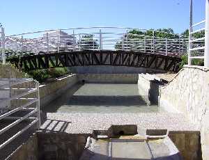 Vista de un puente en el parque