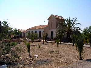 Casona junto a villa Chinita