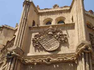 Detalle de uno de los escudos de la Capilla de los Vlez [Murcia medieval]