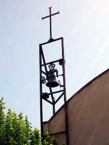 Detalle de una cruz en la Parroquia de San Gins