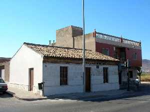 Casa tradicional al lado del bar el Monumento[El Hondn]