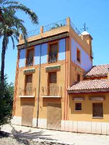 Casa Torre junto a chimenea Caravaca 