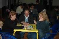 Jugando al parch�s en el Medio A�o Festero