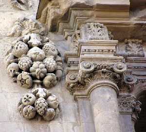 Detalle del segundo cuerpo del campanario catedralicio