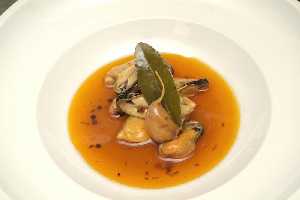 Mejillones en escabeche con laurel 