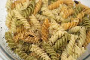 Plato de pasta con nuez moscada [Nuez moscada]