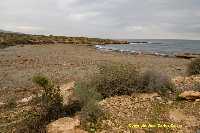 Figura 6. Playa Piedras Negras. Cerrada por el norte por costa rocosa baja
