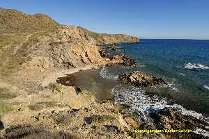 Figura 3. Cala del Pelo es de reducidas dimensiones y puede quedar totalmente cubierta por el agua