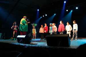 Actuaci�n de King �frica