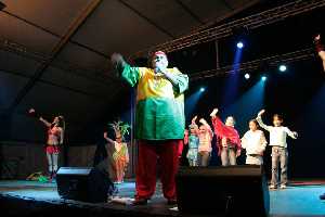 Actuaci�n de King �frica