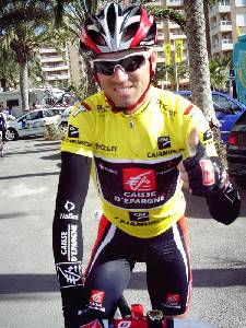 Valverde de amarillo antes de tomar la salida de la ltima etapa de la Vuelta Ciclista a Murcia 2008