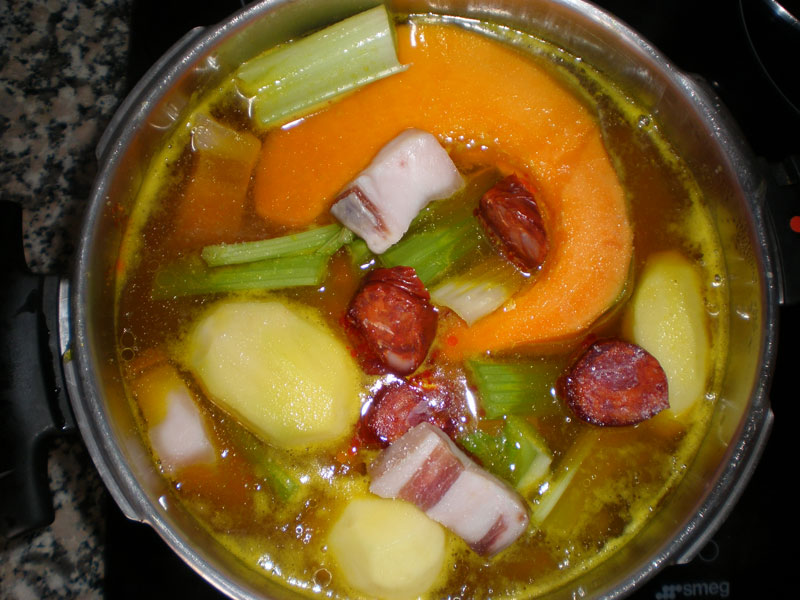 Todos los ingredientes del Cocido en la olla