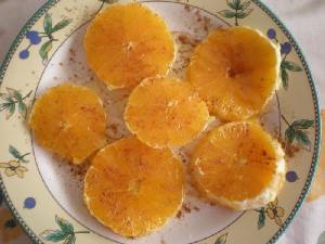 Plato terminado de naranja con miel