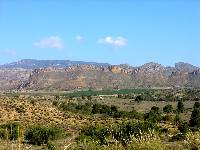 Panormica de la cresta de la Loma de planes, originada por las areniscas del Prebtico meridional (Molina de Segura)