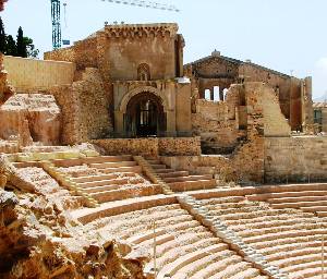 Teatro Romano y Catedral Antigua