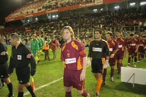 Mista capitaneando la Seleccin Murciana de Ftbol en partido frente a Lituania, 28 de diciembre de 2005 