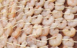 Gambas peladas para elaborar caballitos 