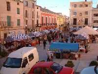 Mercadillo Cuatro Plazas.