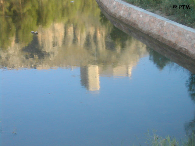 Castillo reflejado