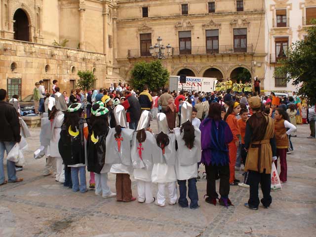 Los nios de Lorca han celebrado San Clemente con juegos medievales