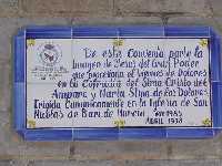 Placa a la entrada