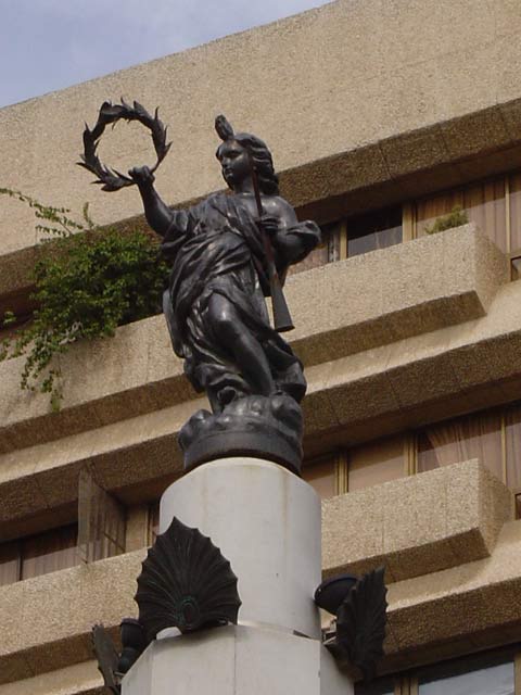 Monumento a La Fama. P.M